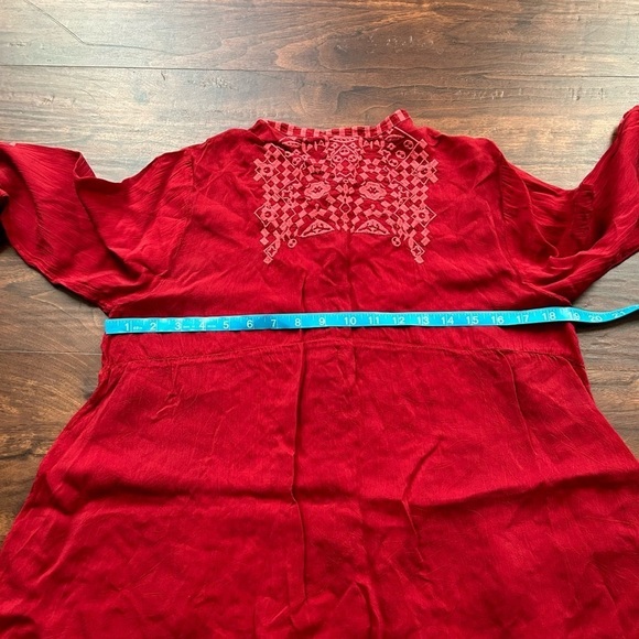 Johnny Was Rona Georgette Floral Embroidered Tunic 
Burgundy Red 
Size Small - Picture 13 of 16